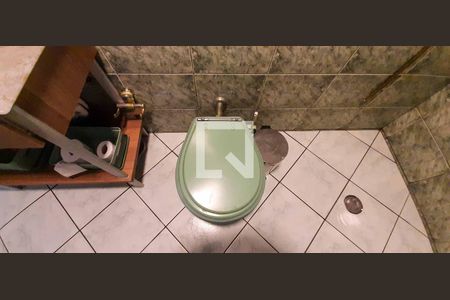 Casa à venda com 125m², 5 quartos e 2 vagas Casa à venda com 125m², 5 quartos e 2 vagasBanheiro debaixo