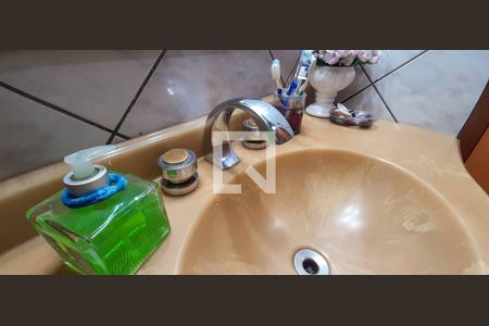 Casa à venda com 125m², 5 quartos e 2 vagas Casa à venda com 125m², 5 quartos e 2 vagasBanheiro Social