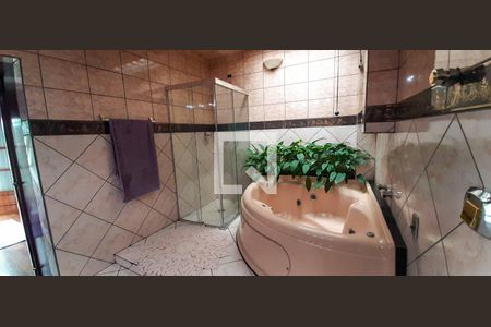 Casa à venda com 125m², 5 quartos e 2 vagas Casa à venda com 125m², 5 quartos e 2 vagasBanheiro da Suíte