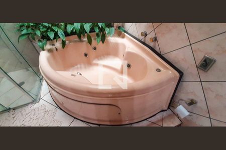 Casa à venda com 125m², 5 quartos e 2 vagas Casa à venda com 125m², 5 quartos e 2 vagasBanheiro da Suíte