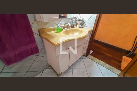 Casa à venda com 125m², 5 quartos e 2 vagas Casa à venda com 125m², 5 quartos e 2 vagasBanheiro Social