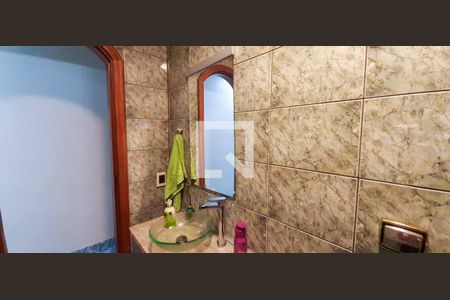 Casa à venda com 125m², 5 quartos e 2 vagas Casa à venda com 125m², 5 quartos e 2 vagasBanheiro debaixo