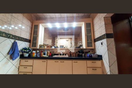 Casa à venda com 125m², 5 quartos e 2 vagas Casa à venda com 125m², 5 quartos e 2 vagasBanheiro da Suíte