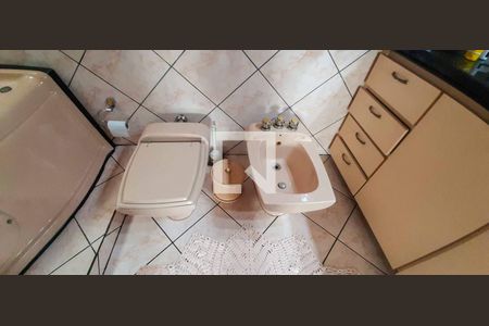 Casa à venda com 125m², 5 quartos e 2 vagas Casa à venda com 125m², 5 quartos e 2 vagasBanheiro da Suíte