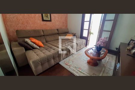 Sala de TV ou Quarto 1 de casa à venda com 5 quartos, 125m² em Veloso, Osasco