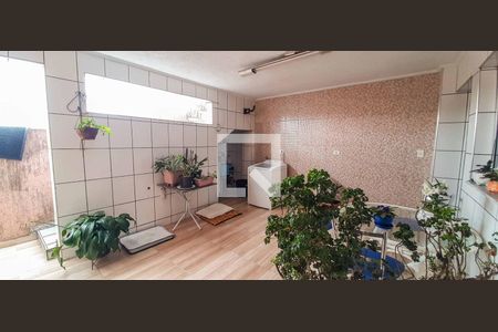 Casa à venda com 125m², 5 quartos e 2 vagas Casa à venda com 125m², 5 quartos e 2 vagasEspaço Gourmet