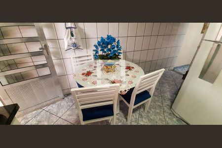 Casa à venda com 125m², 5 quartos e 2 vagas Casa à venda com 125m², 5 quartos e 2 vagasCozinha