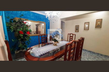 Casa à venda com 125m², 5 quartos e 2 vagas Casa à venda com 125m², 5 quartos e 2 vagasSala de Jantar