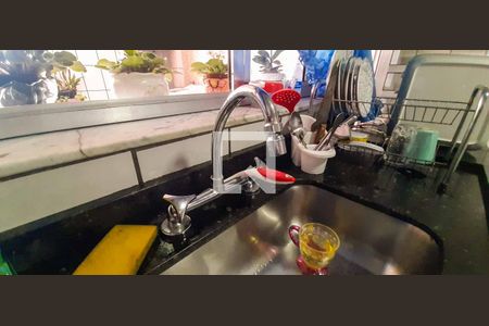 Casa à venda com 125m², 5 quartos e 2 vagas Casa à venda com 125m², 5 quartos e 2 vagasCozinha