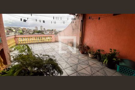 Casa à venda com 125m², 5 quartos e 2 vagas Casa à venda com 125m², 5 quartos e 2 vagasSacada do Quarto 1