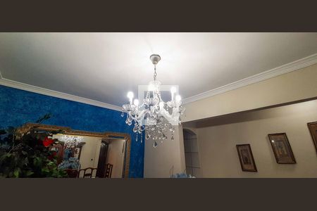 Casa à venda com 125m², 5 quartos e 2 vagas Casa à venda com 125m², 5 quartos e 2 vagasSala de Jantar