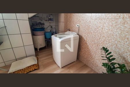 Casa à venda com 125m², 5 quartos e 2 vagas Casa à venda com 125m², 5 quartos e 2 vagasÁrea de Serviço