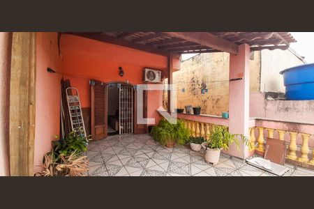 Casa à venda com 125m², 5 quartos e 2 vagas Casa à venda com 125m², 5 quartos e 2 vagasSacada do Quarto 1