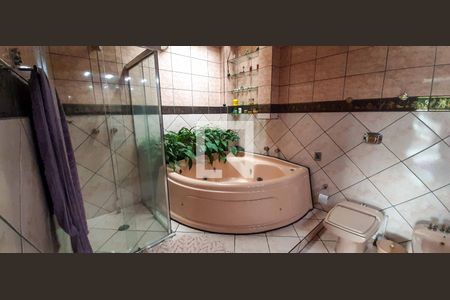 Casa à venda com 125m², 5 quartos e 2 vagas Casa à venda com 125m², 5 quartos e 2 vagasBanheiro da Suíte