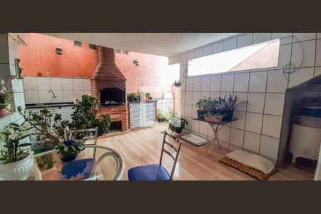 Casa à venda com 125m², 5 quartos e 2 vagas Casa à venda com 125m², 5 quartos e 2 vagasEspaço Gourmet