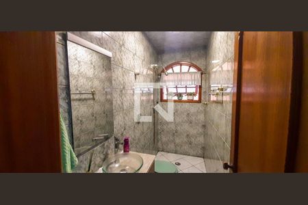 Casa à venda com 125m², 5 quartos e 2 vagas Casa à venda com 125m², 5 quartos e 2 vagasBanheiro debaixo