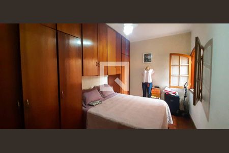 Casa à venda com 125m², 5 quartos e 2 vagas Casa à venda com 125m², 5 quartos e 2 vagasQuarto 2