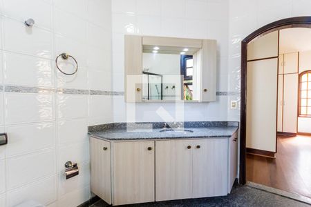 Casa à venda com 323m², 3 quartos e 5 vagas Casa à venda com 323m², 3 quartos e 5 vagasBanheiro