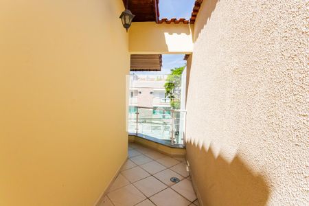 Casa à venda com 323m², 3 quartos e 5 vagas Casa à venda com 323m², 3 quartos e 5 vagasVaranda - Quarto 3
