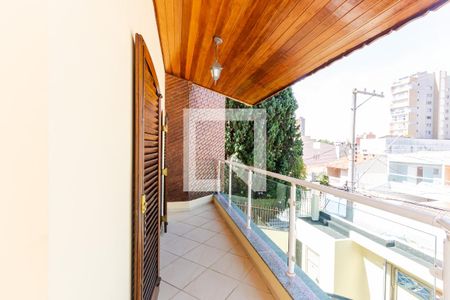 Casa à venda com 323m², 3 quartos e 5 vagas Casa à venda com 323m², 3 quartos e 5 vagasVaranda - Quarto 3
