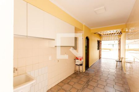 Casa à venda com 323m², 3 quartos e 5 vagas Casa à venda com 323m², 3 quartos e 5 vagasÁrea de Serviço