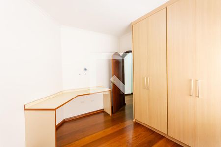 Casa à venda com 323m², 3 quartos e 5 vagasQuarto 2