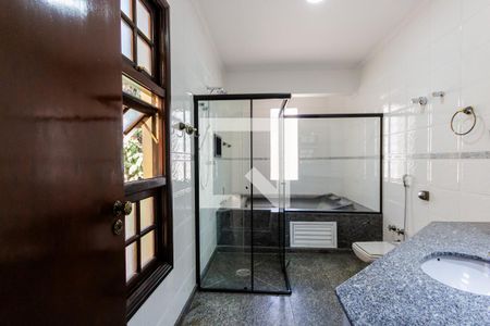 Casa à venda com 323m², 3 quartos e 5 vagas Casa à venda com 323m², 3 quartos e 5 vagasBanheiro