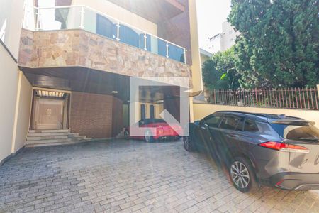 Casa à venda com 323m², 3 quartos e 5 vagas Casa à venda com 323m², 3 quartos e 5 vagasÁrea comum