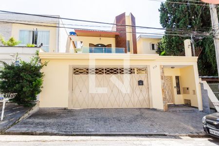 Casa à venda com 323m², 3 quartos e 5 vagas Casa à venda com 323m², 3 quartos e 5 vagasFachada