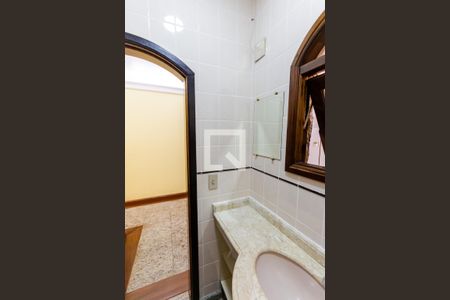 Casa à venda com 323m², 3 quartos e 5 vagas Casa à venda com 323m², 3 quartos e 5 vagasBanheiro