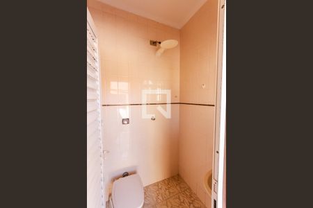 Casa à venda com 323m², 3 quartos e 5 vagas Casa à venda com 323m², 3 quartos e 5 vagasBanheiro de Serviço