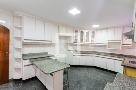 Casa à venda com 323m², 3 quartos e 5 vagas Casa à venda com 323m², 3 quartos e 5 vagasCozinha