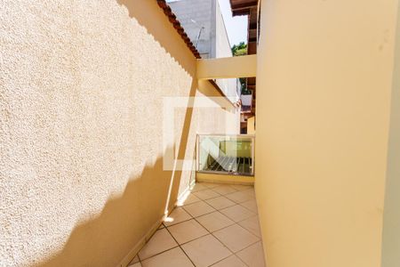 Casa à venda com 323m², 3 quartos e 5 vagas Casa à venda com 323m², 3 quartos e 5 vagasVaranda - Quarto 3