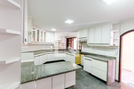 Casa à venda com 323m², 3 quartos e 5 vagas Casa à venda com 323m², 3 quartos e 5 vagasCozinha