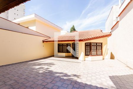 Casa à venda com 323m², 3 quartos e 5 vagas Casa à venda com 323m², 3 quartos e 5 vagasÁrea comum