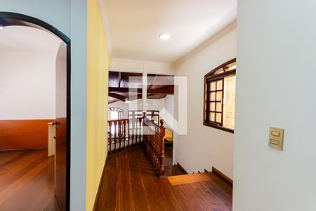 Casa à venda com 323m², 3 quartos e 5 vagas Casa à venda com 323m², 3 quartos e 5 vagasCorredor