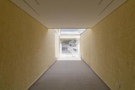 Casa à venda com 120m², 3 quartos e 2 vagasCorredor