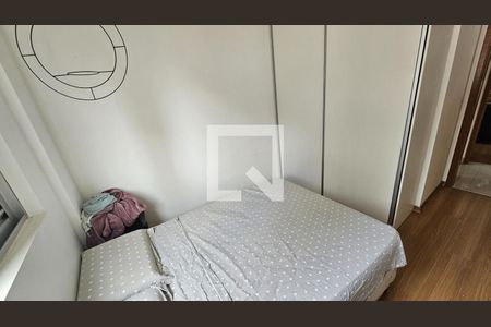 Quarto de apartamento à venda com 3 quartos, 72m² em Santo Antônio, Belo Horizonte