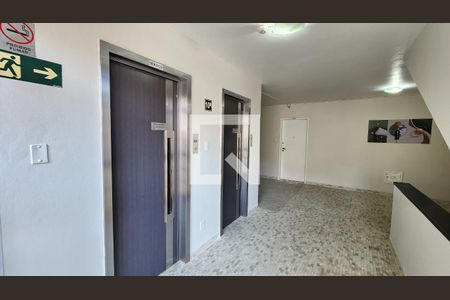 Studio para alugar com 20m², 1 quarto e sem vagaEscada