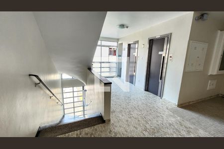 Studio para alugar com 20m², 1 quarto e sem vagaEscada