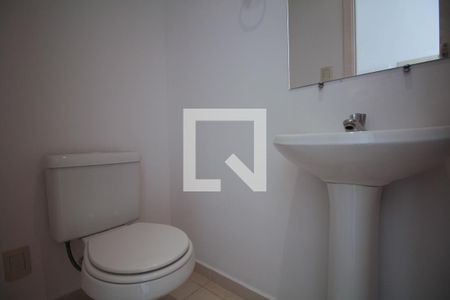 Casa de condomínio à venda com 523m², 4 quartos e 4 vagas Casa de condomínio à venda com 523m², 4 quartos e 4 vagasLavabo 2