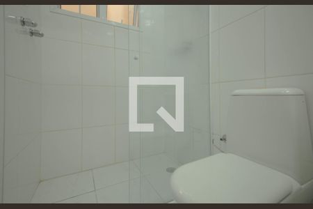 Casa de condomínio à venda com 523m², 4 quartos e 4 vagas Casa de condomínio à venda com 523m², 4 quartos e 4 vagasBanheiro Suíte 2