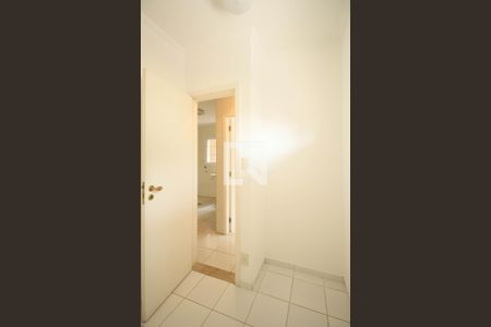 Casa de condomínio à venda com 523m², 4 quartos e 4 vagas Casa de condomínio à venda com 523m², 4 quartos e 4 vagasQuarto de Serviço 1