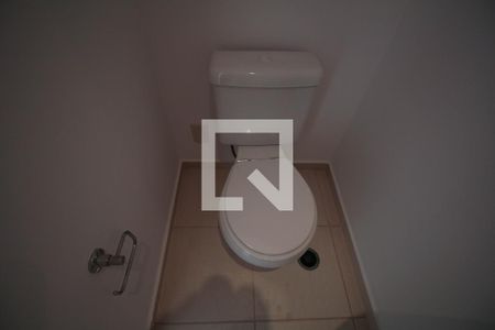 Casa de condomínio à venda com 523m², 4 quartos e 4 vagas Casa de condomínio à venda com 523m², 4 quartos e 4 vagasLavabo 2