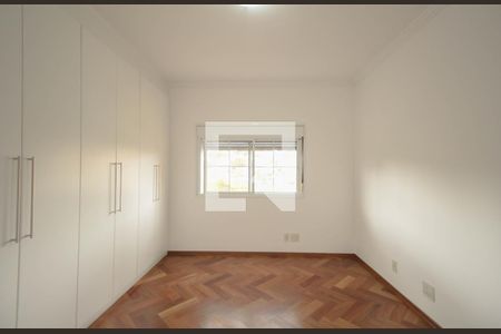 Casa de condomínio à venda com 523m², 4 quartos e 4 vagas Casa de condomínio à venda com 523m², 4 quartos e 4 vagasSuíte 4