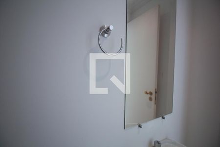 Casa de condomínio à venda com 523m², 4 quartos e 4 vagas Casa de condomínio à venda com 523m², 4 quartos e 4 vagasLavabo 2