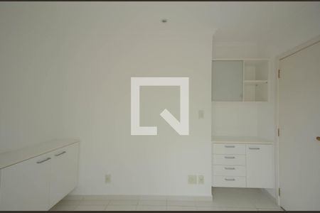 Casa de condomínio à venda com 523m², 4 quartos e 4 vagas Casa de condomínio à venda com 523m², 4 quartos e 4 vagasCopa
