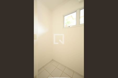 Casa de condomínio à venda com 523m², 4 quartos e 4 vagas Casa de condomínio à venda com 523m², 4 quartos e 4 vagasQuarto de Serviço 1