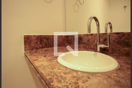 Casa de condomínio à venda com 523m², 4 quartos e 4 vagas Casa de condomínio à venda com 523m², 4 quartos e 4 vagasLavabo 1