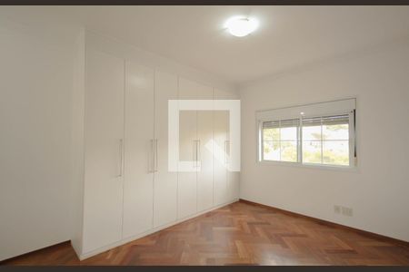 Casa de condomínio à venda com 523m², 4 quartos e 4 vagas Casa de condomínio à venda com 523m², 4 quartos e 4 vagasSuíte 4